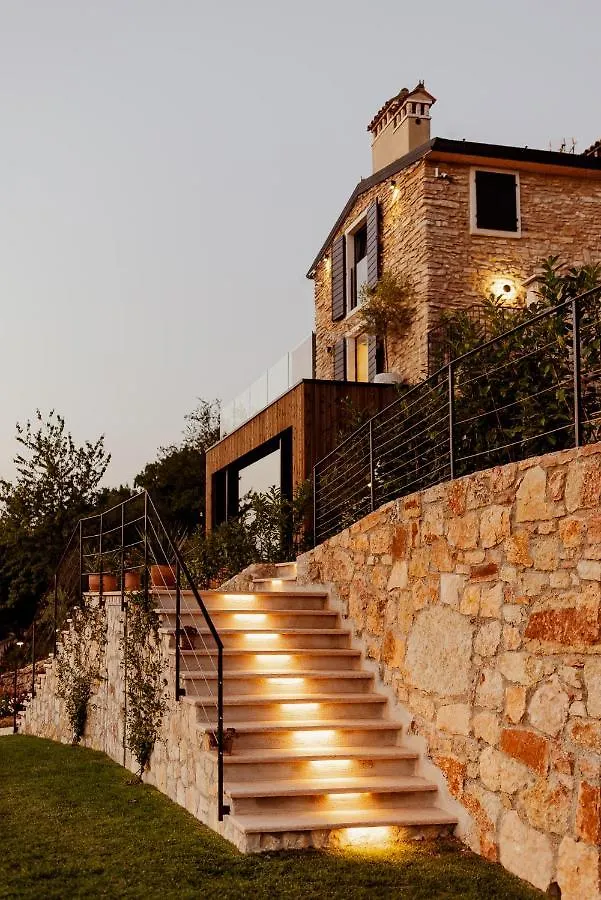 Favai Hills Your Secret Hideaway Brenzone sul Garda Bed & Breakfast